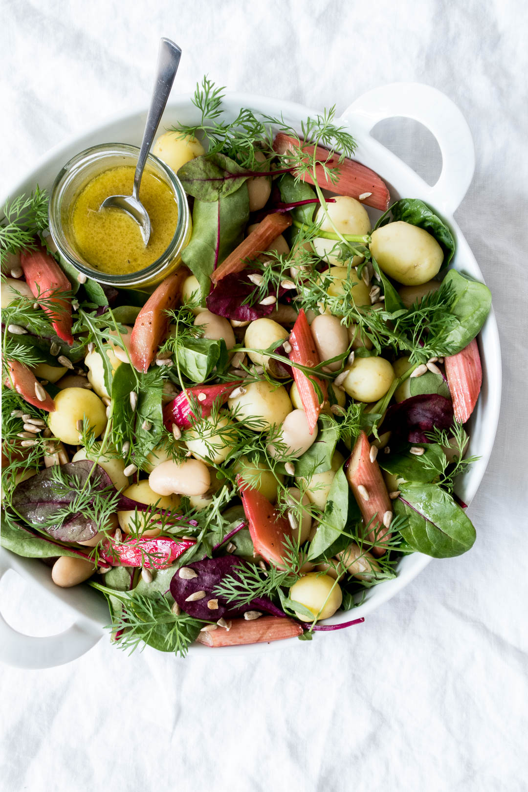 Kartoffelsalat Med Rabarber Opskrift Pa Nye Kartofler Med Bagte Rabarber